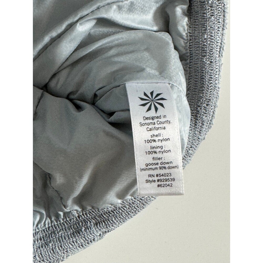 Athleta Silver Down Puffer Vest Women’s Medium - Picture 6 of 6